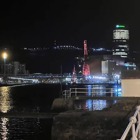 アパート Olabeaga, Vivienda Turistica Urbana De Diseno Con Wifi ビルバオ
